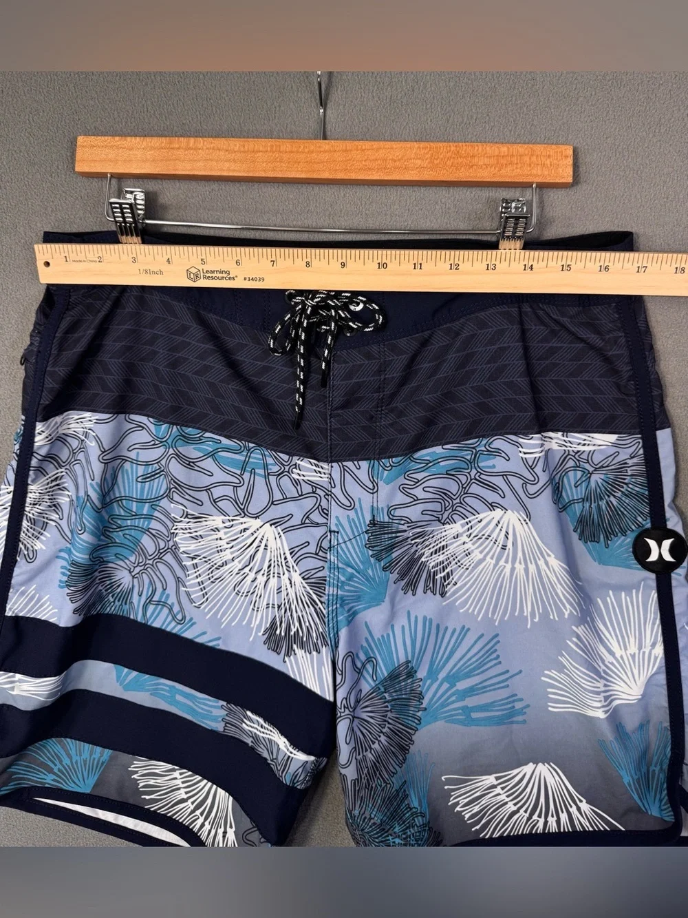 Hurley Hawaii Aloha Sig Zane Design Swim Board Trunks Blue Island Shorts, 32